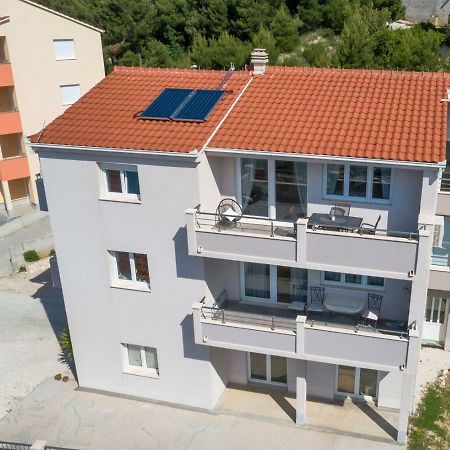 Apartmani Ticinovic أوميس المظهر الخارجي الصورة