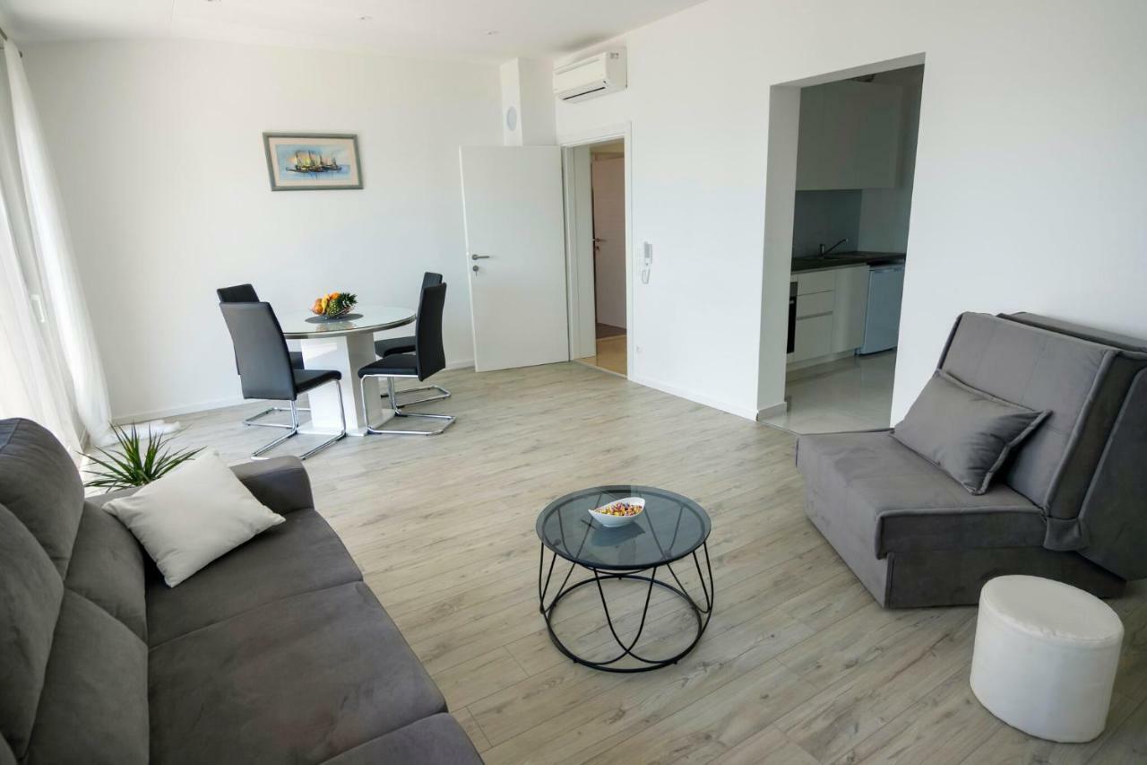 Apartmani Ticinovic أوميس المظهر الخارجي الصورة