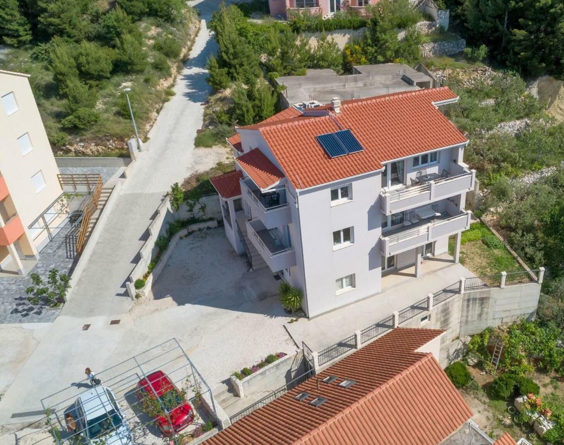 Apartmani Ticinovic أوميس المظهر الخارجي الصورة